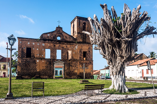 Ruinas de la Iglesia matriz en la histórica ciudad de Alcántara, Brasil photo