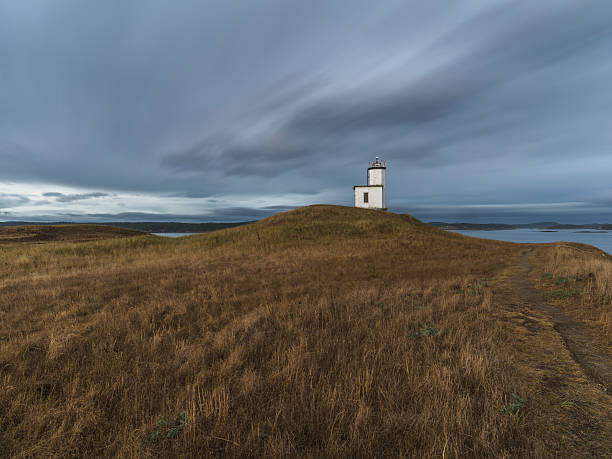 скот указывают маяк - water tranquil scene puget sound cloudscape стоковые фото и изображения