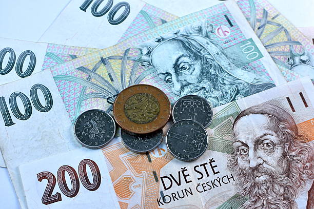 nahaufnahme tschechische koruna währung, tschechische republik - czech culture currency wealth coin stock-fotos und bilder