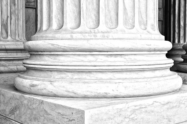 edifício do supremo tribunal em washington dc - column base strength courthouse imagens e fotografias de stock