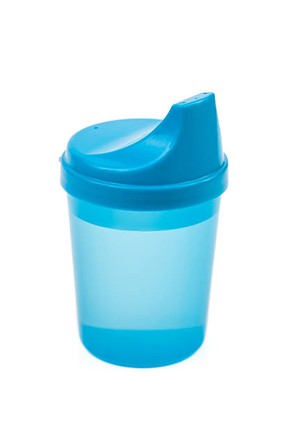 블루 베이비 시피 컵 - baby cup 뉴스 사진 이미지