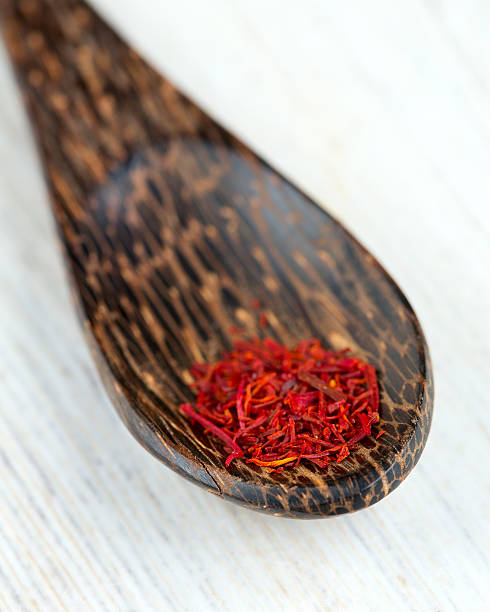 istock pile of saffron 584600050