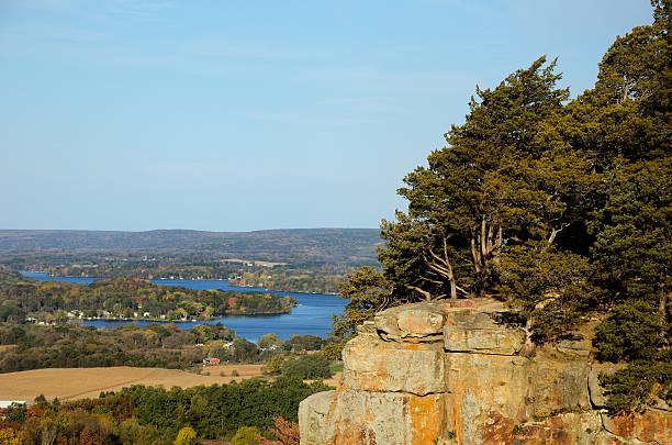 istock Cliff at Gibraltar Rock State Natural Area 584603618