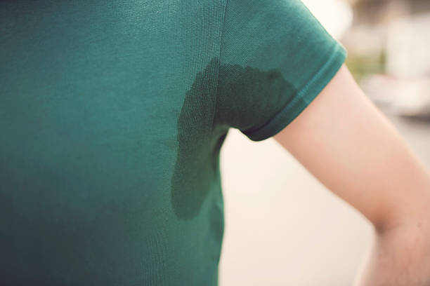 活動的なライフスタイル  - sweat armpit sweat stain shirt ストックフォトと画像