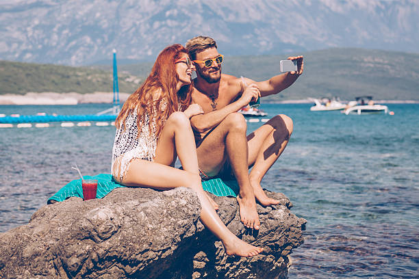 istock Cocktails On The Beach 584767188