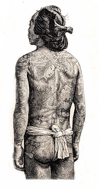 homme japonais tatoué du corps entier portant un mawashi - tattoo japanese culture women asian ethnicity photos et images de collection