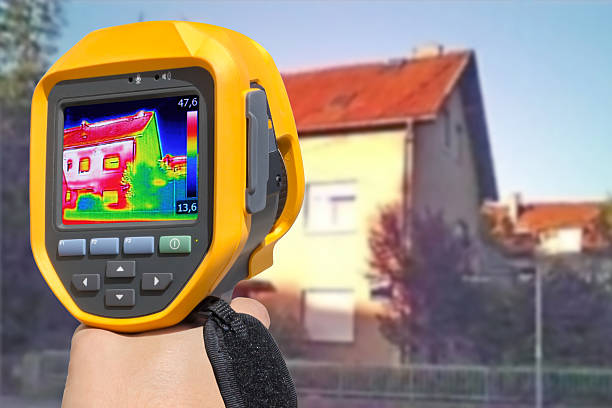 istock Recording Buildings With Thermal Camera 584866258