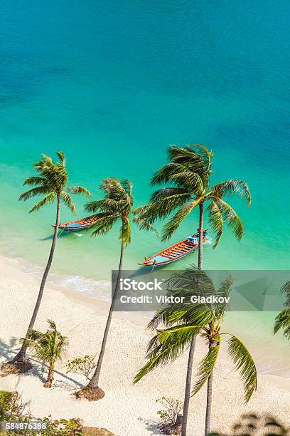 Spiaggia Paradisiaca Sullisola Tropicale Pn Ang Thong - Fotografie stock e altre immagini di Spiaggia