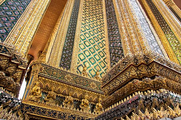 wat phra kaew temple of emerald buddha, bangkok, thailand - bangkok province photography construction architecture imagens e fotografias de stock