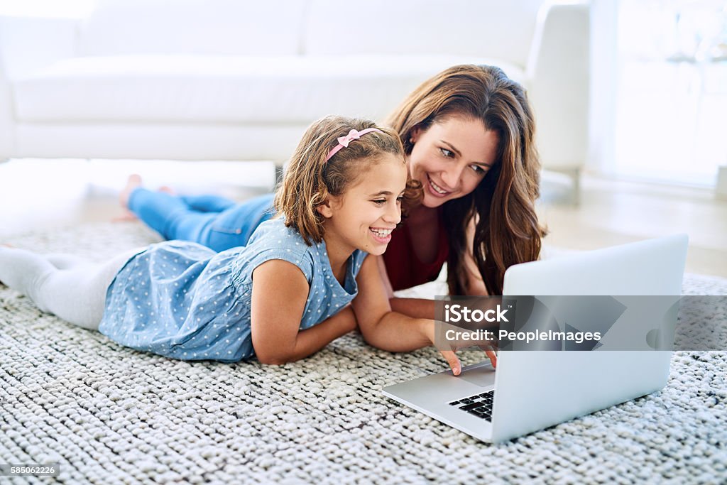 Let Me Show You This Funny Video Stock Photo - Download Image Now -  Adolescence, Adult, Bonding - iStock