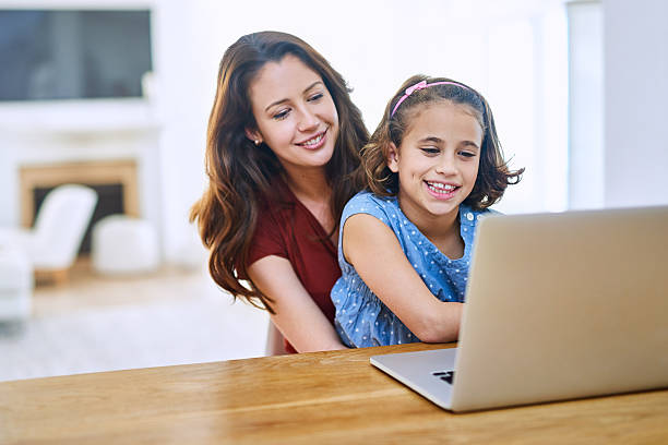istock Let me show where to click… 585062270