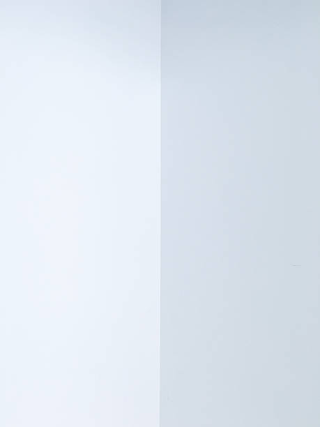 istock White walls corner photograph 585062564