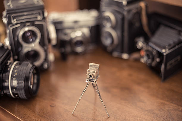 istock Vintage photo cameras collector desktop 585069684