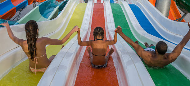 istock Family water park 585074074