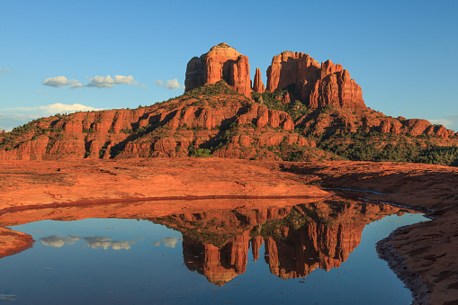 scenic cathedral rock reflection sedona arizona