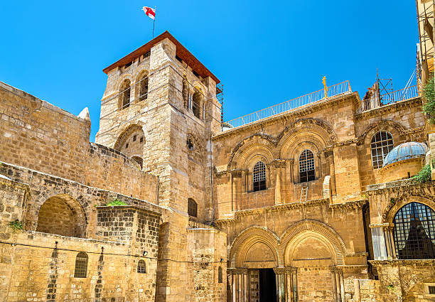 igreja do santo sepulcro em jerusalém - people cemetery church urban scene imagens e fotografias de stock