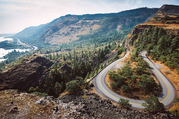 Rowena crest curve road in Oregon Rowena crest curve road in Oregon pacific crest trail stock pictures, royalty-free photos & images