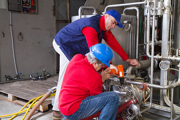 pracownik obsługi - plumber thermostat repairing engineer zdjęcia i obrazy z banku zdjęć