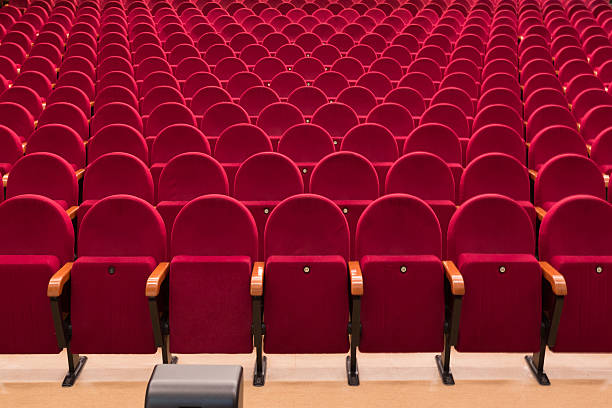 assentos de teatro - empty seat imagens e fotografias de stock