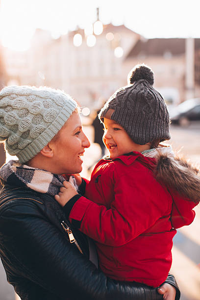 istock Winter day in the city 585299786