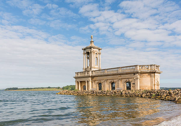 istock Church On The Reservoir 585315914