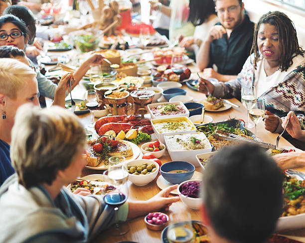 istock Brunch Choice Crowd Dining Food Options Eating Concept 585482904