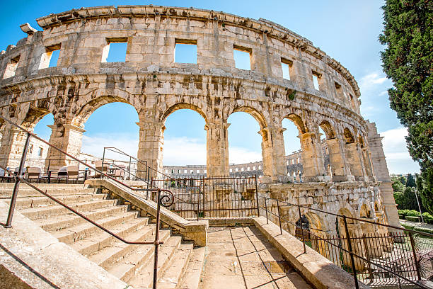 amphitheater in pula - amphitheater pula stock-fotos und bilder