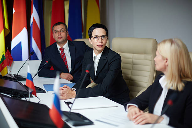 istock Political negotiations 585512144
