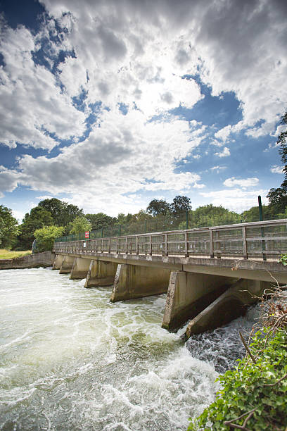 istock Powerful weir near Cookham, Berkshire on the River Thames 585513794