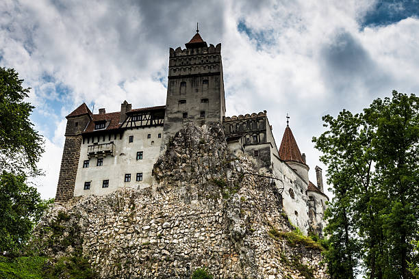 zamek bran, otręby, w transylwanii, rumunia - vlad vi zdjęcia i obrazy z banku zdjęć