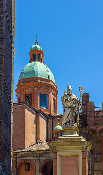 istock Piazza di Porta Ravegnana in Bologna. Emilia-Romagna. Italy. 585594242