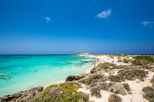 lagoa elafonissi, ilha creta, grécia - krete - fotografias e filmes do acervo