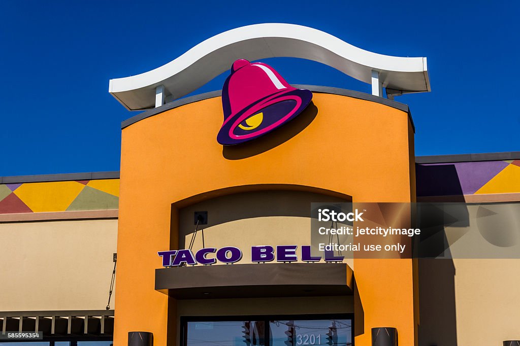 Taco Bell Retail Fast Food Location Ii Stock Photo - Download Image Now -  Addiction, Colonel, Dinner - iStock