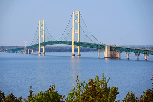 맥키낙 서스펜션 브리지 - straits of mackinac 뉴스 사진 이미지