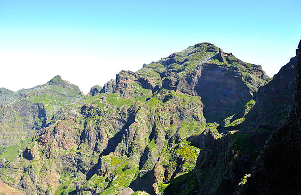 istock Between Pico do Arieiro and Pico Ruivo - Madeira 585598782