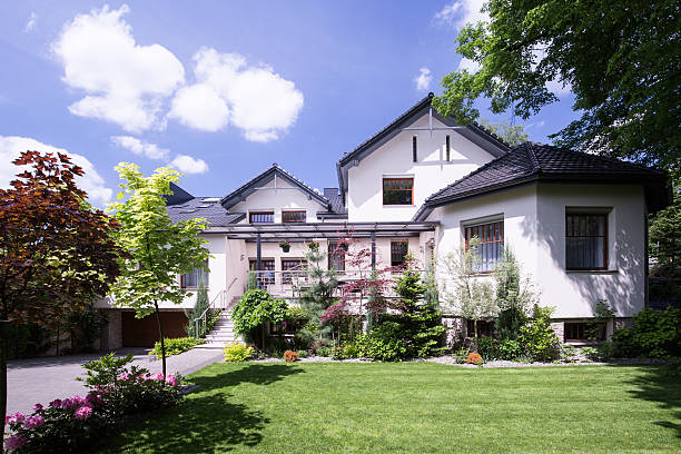 istock Front view of the house 585599500