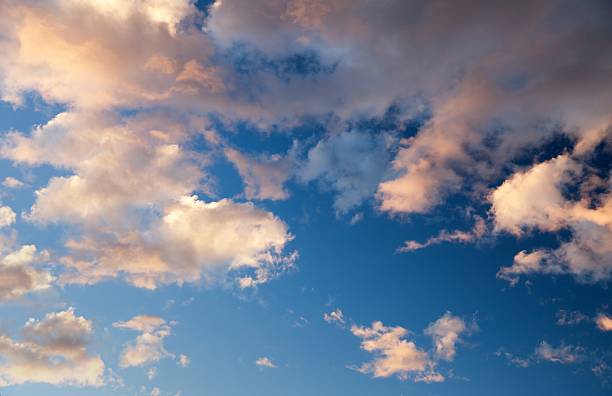 istock Evening sunset view of beautiful sky 585611432