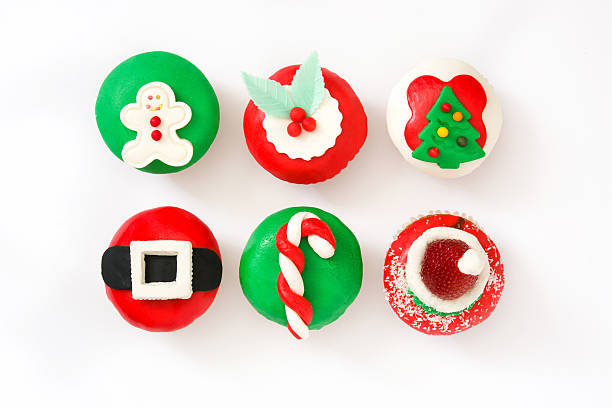 cupcakes de navidad - ribbon nobody cupcake celebration fotografías e imágenes de stock