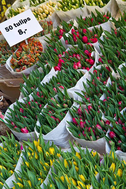 istock flowers market 585799926