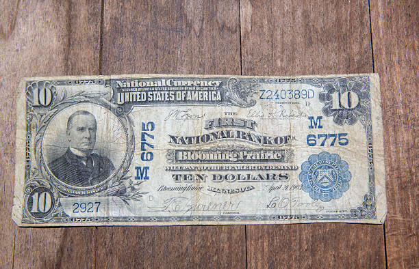 istock Bank Note - Ten Dollar Bill from 1903 585807198