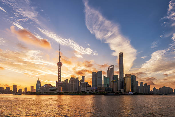 istock Beautiful Shanghai the Bund dawn 586053644