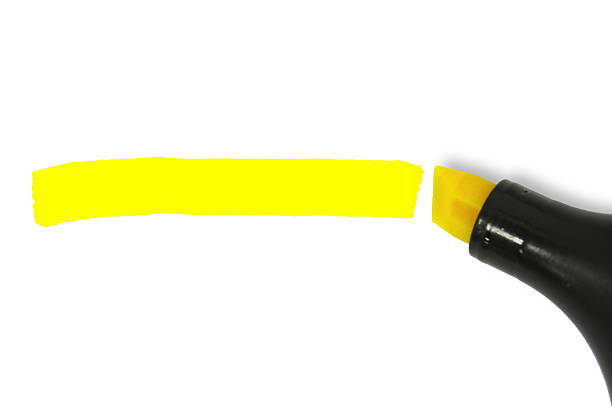 линия желтого маркера - highlighter felt tip pen yellow pen стоковые фото и изображения