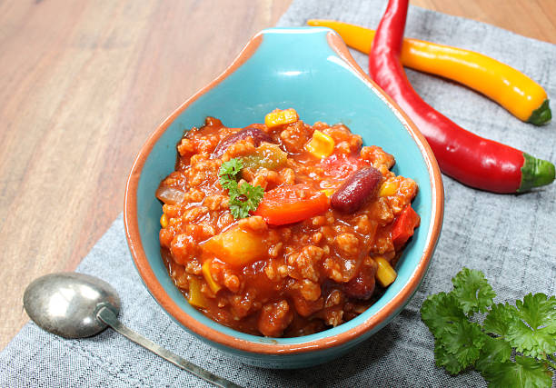 istock serving of chili con carne 586057300