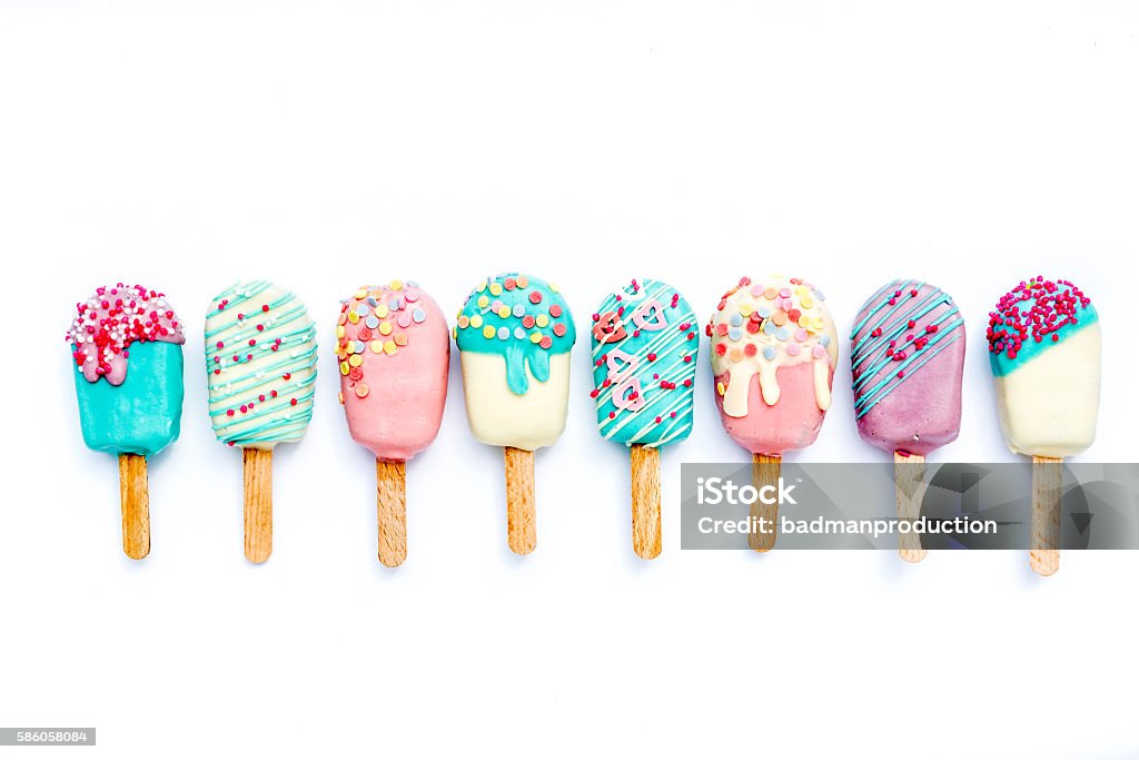 Différentes variantes de cake pops - Photo de Crème glacée libre de droits