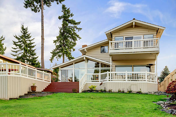 istock Elegant Water Front home located in Redondo Washington 586069700