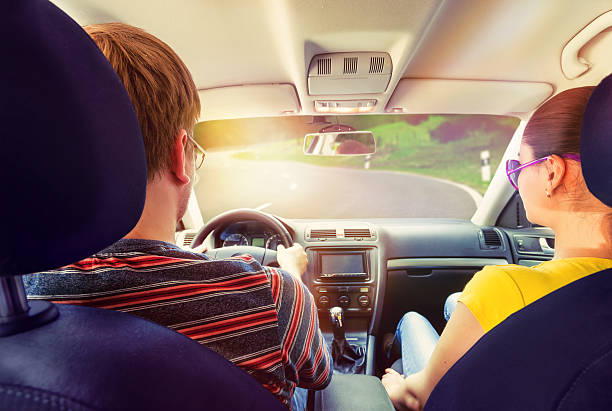 istock Couple traveling 586181690