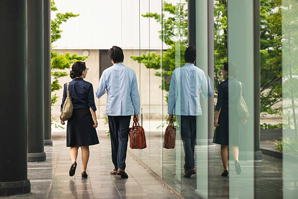 istock Japanese man and woman 586198342