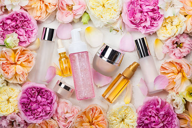 istock cosmetic set and flowers 586348794
