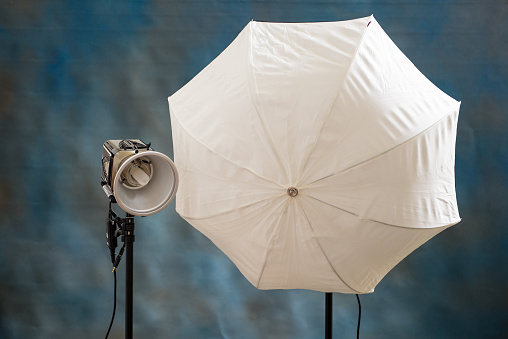 Stuido light kit and umbrella