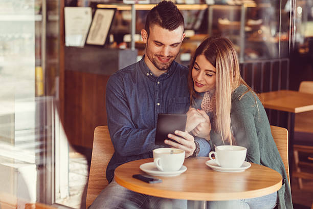 istock Couple in a cafe 586369312